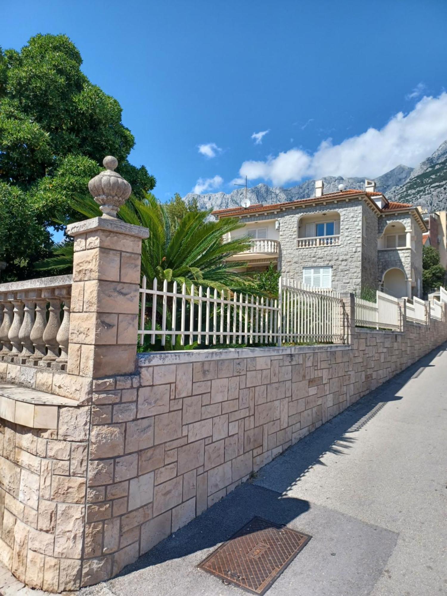 Apartments Emilija Makarska Rum bild